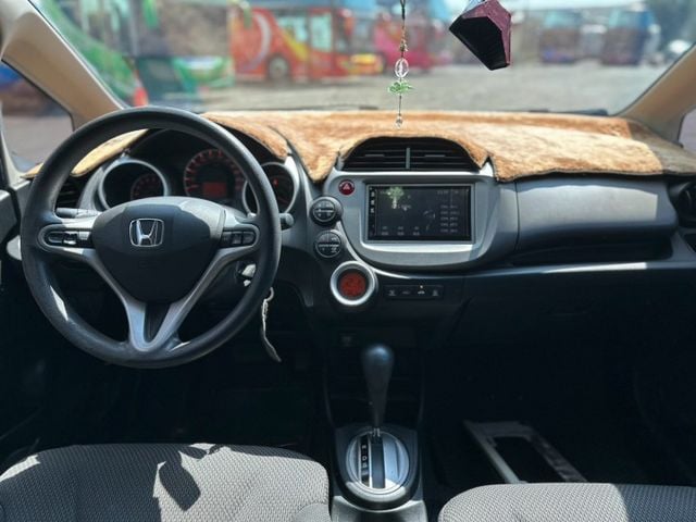 FIT VTi-S 定速/恆溫空調/換檔撥片/倒車顯影/電折後視鏡  第5張相片