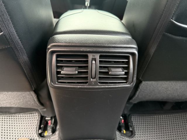 永承嚴選都會休閒熱門休旅車僅跑2.8萬多公里全車原鈑認證車全額貸可參考要買要快  第11張相片