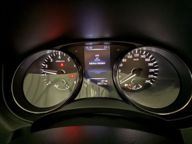 永承嚴選都會休閒熱門休旅車僅跑2.8萬多公里全車原鈑認證車全額貸可參考要買要快  第13張相片