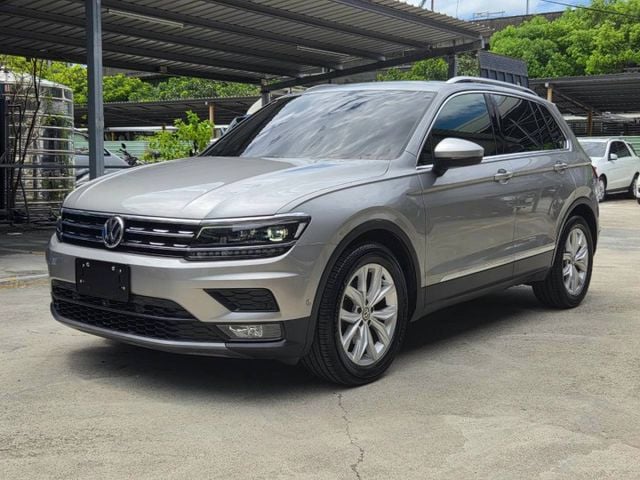 /LED大燈/自動跟車/電尾門/原鈑件/低里程  第1張相片