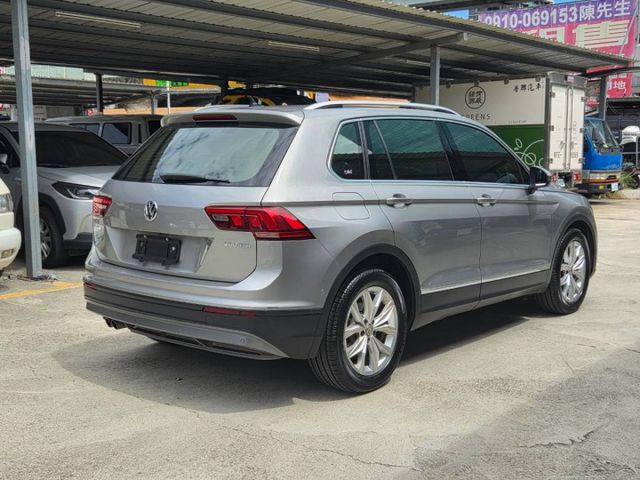 /LED大燈/自動跟車/電尾門/原鈑件/低里程  第2張相片