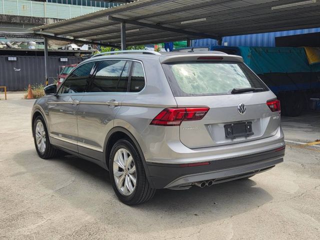 /LED大燈/自動跟車/電尾門/原鈑件/低里程  第4張相片