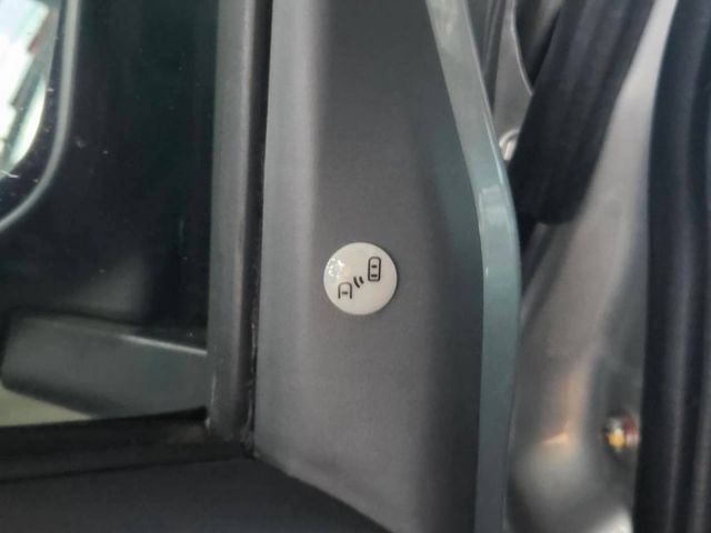 /低里程/自排麵包廂型車/可全額貸款  第6張相片