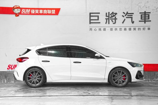 ST-Line Vignale 一手車 原鈑件 保固到2031年 撥片、ACC、倒影、盲點、B&O音響、原廠導航  第4張相片