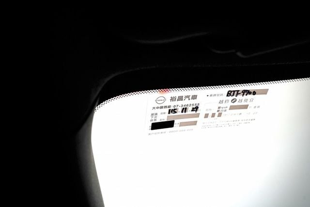 駕趣享樂版 一手車 原鈑件 原廠保養 車道偏移 盲點 360環景 BOSE音響 LED頭燈  第18張相片