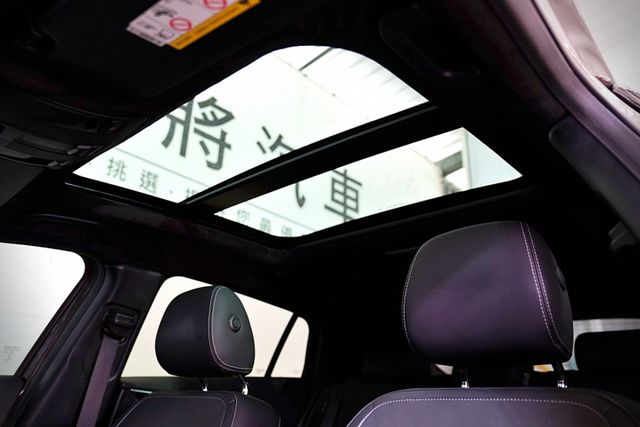 1.6t 風尚版 一手車 原版件 皮椅 電動椅 定速 360環景 導航 雙區恆溫 全景天窗 撥片  第10張相片