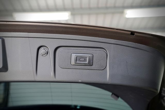 1.6t 風尚版 一手車 原版件 皮椅 電動椅 定速 360環景 導航 雙區恆溫 全景天窗 撥片  第19張相片
