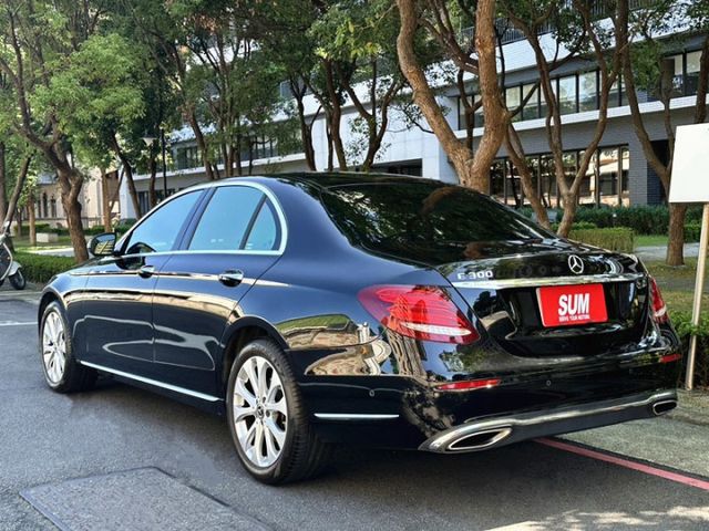〈頂級立標E300 Exclusive〉總代理/一手車/原廠保養/23P跟車/環景+自動停車輔助/數位液晶儀表/腳踢電尾  第2張相片