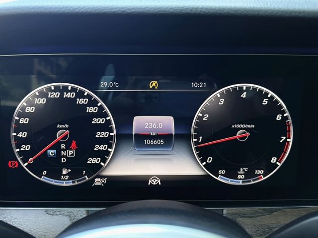 〈頂級立標E300 Exclusive〉總代理/一手車/原廠保養/23P跟車/環景+自動停車輔助/數位液晶儀表/腳踢電尾  第7張相片