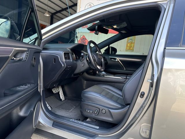 低里程 21年式 F Sport 全原廠保養 15具ML音響 全速域ACC 雙通風電動椅 盲點 環景 HUD 腳踢電尾門  第4張相片