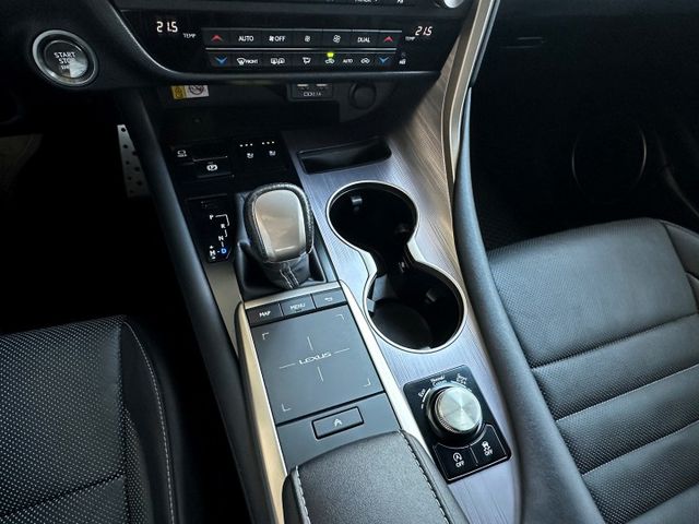 低里程 21年式 F Sport 全原廠保養 15具ML音響 全速域ACC 雙通風電動椅 盲點 環景 HUD 腳踢電尾門  第10張相片