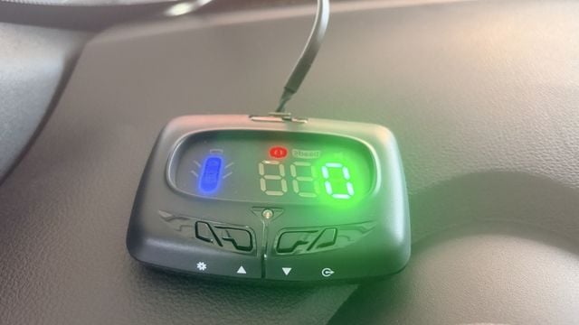 豪華版 低里程 原鈑件認證｜1.6汽油5D跨界個性休旅 都會通勤好停｜高雄SUM形象店 實車歡迎賞車  第11張相片