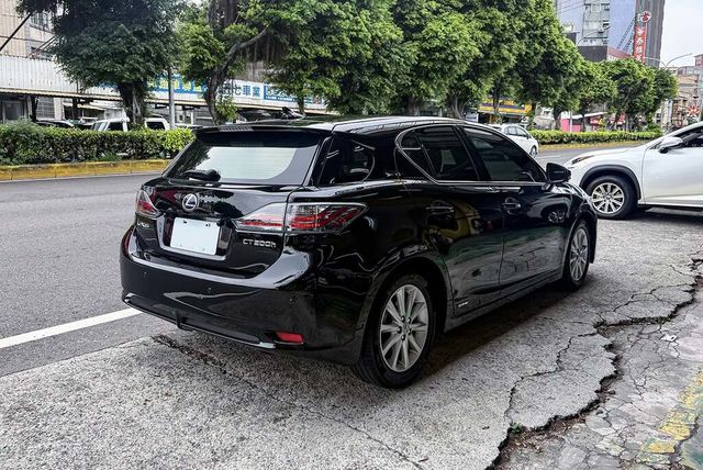 LEXUS凌志 CT200H  第2張相片