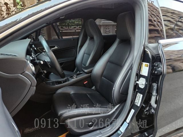 CLA250/I-KEY/全景天窗/HK/摸門/電熱椅/倒車顯影/電動座椅  第4張相片