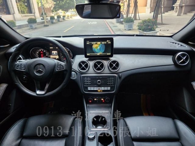 CLA250/I-KEY/全景天窗/HK/摸門/電熱椅/倒車顯影/電動座椅  第5張相片