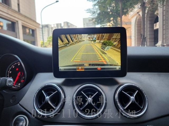 CLA250/I-KEY/全景天窗/HK/摸門/電熱椅/倒車顯影/電動座椅  第9張相片