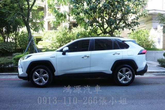 RAV4 /ACC/盲點/摸門/衛星導航/倒車顯影/電動座椅/電尾門  第2張相片