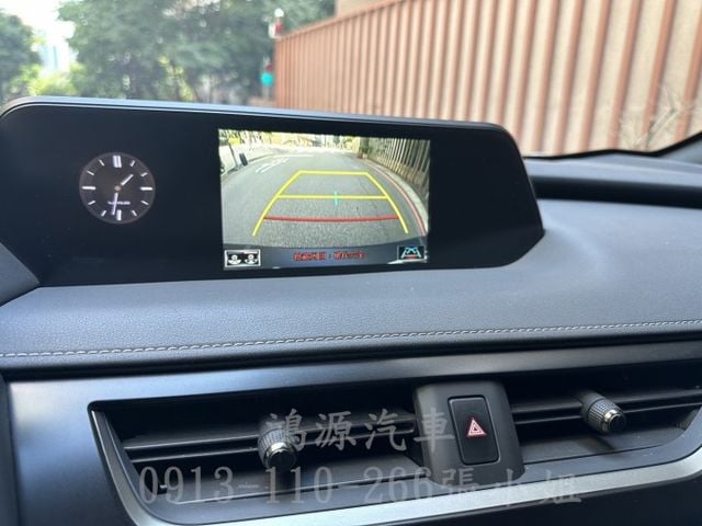 UX250H /ACC/盲點/摸門/倒車顯影/電動座椅/電尾門  第11張相片