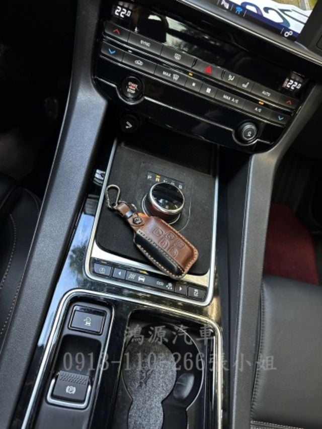 F-PACE/全景天窗/衛星導航/倒車顯影/電動座椅/電尾門  第7張相片