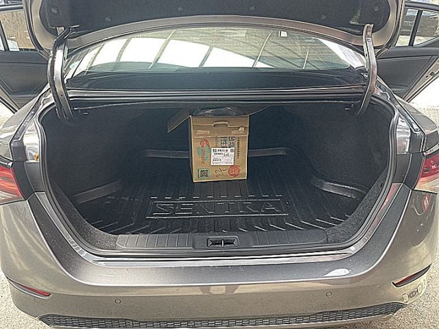 Sentra 尊爵版小資女愛車才跑5萬  第7張相片