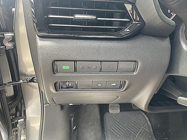 Sentra 尊爵版小資女愛車才跑5萬  第13張相片