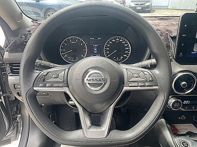 Sentra 尊爵版小資女愛車才跑5萬  第14張相片