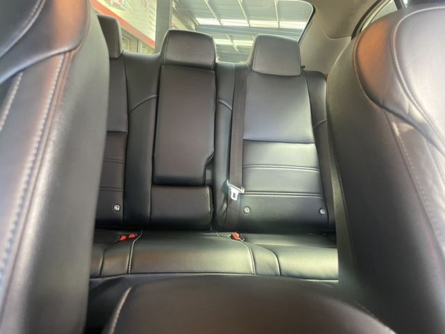 智駕尊爵版I-KEY盲點環景跟車氣憤燈選配搶手白黑外觀  第19張相片