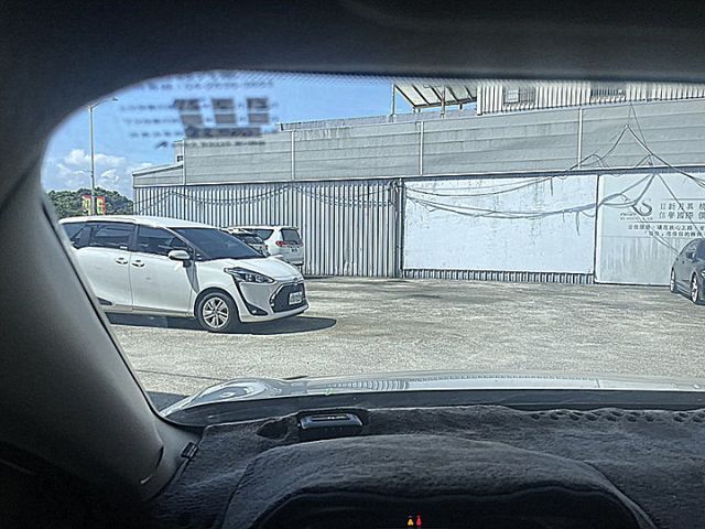 智駕尊爵版I-KEY盲點環景跟車氣憤燈選配搶手白黑外觀  第20張相片