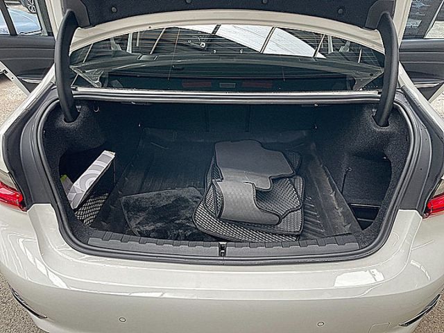 新世代G20系 BMW 318I  Luxury 德系精緻與豪華才跑7萬搶手白  第7張相片