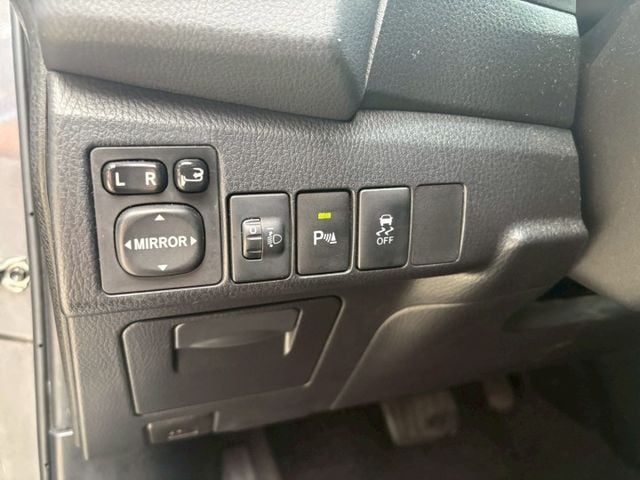 ★SUM模範店認證車　 　　　  ★熱門四門轎車款　　　　　★里程保證★IKEY免持鑰匙　　　★一鍵啟動★數位恆溫  第4張相片