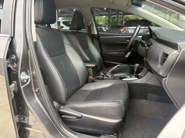 ★SUM模範店認證車　 　　　  ★熱門四門轎車款　　　　　★里程保證★IKEY免持鑰匙　　　★一鍵啟動★數位恆溫  第8張相片