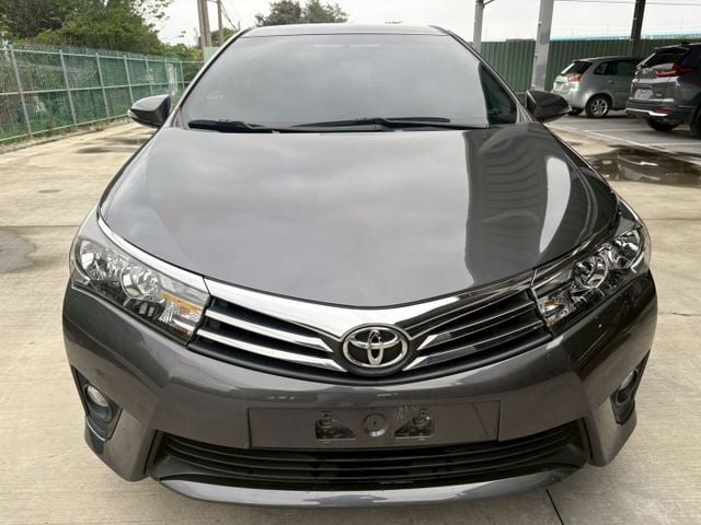 ★SUM模範店認證車　 　　　  ★熱門四門轎車款　　　　　★里程保證★IKEY免持鑰匙　　　★一鍵啟動★數位恆溫  第10張相片