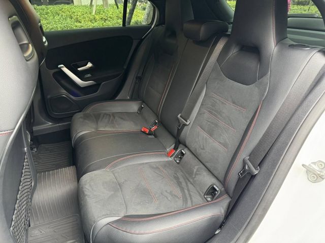 Mercedes-Benz/賓士   A-CLASS  A180  第6張相片