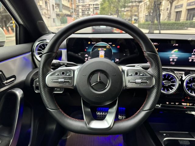 Mercedes-Benz/賓士   A-CLASS  A180  第9張相片