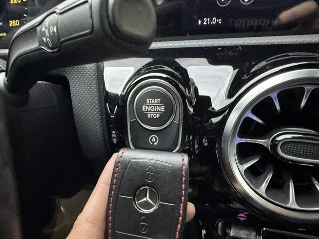 Mercedes-Benz/賓士   A-CLASS  A180  第14張相片