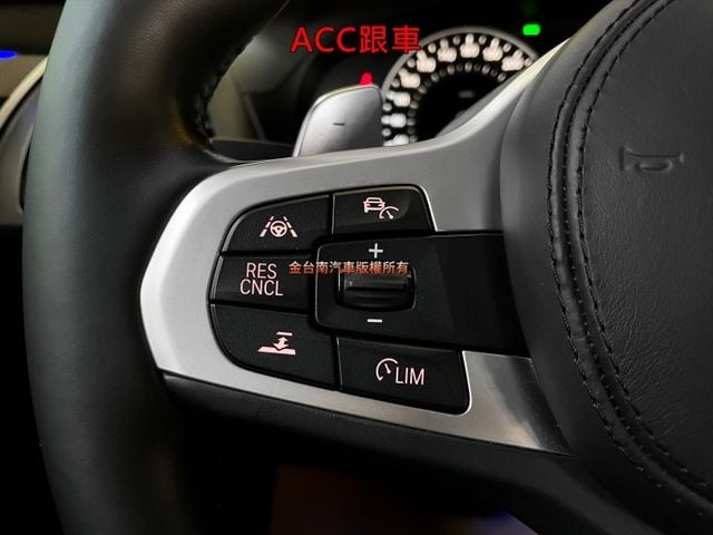 19年式／4WD／里程擔保【原鈑件】ACC／行人偵測／車道偏離／換檔撥片／記憶椅／雙電動椅／導航／三區恆溫／19吋鋁圈  第11張相片