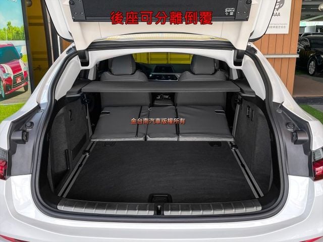 19年式／4WD／里程擔保【原鈑件】ACC／行人偵測／車道偏離／換檔撥片／記憶椅／雙電動椅／導航／三區恆溫／19吋鋁圈  第18張相片