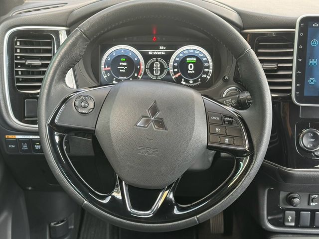 MITSUBISHI三菱 OUTLANDER  第8張相片