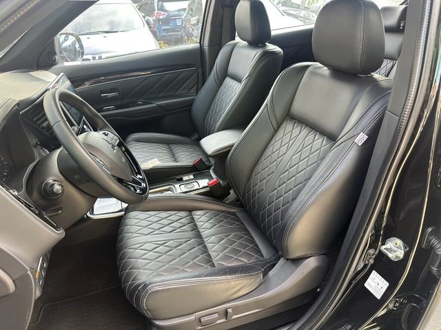 MITSUBISHI三菱 OUTLANDER  第13張相片