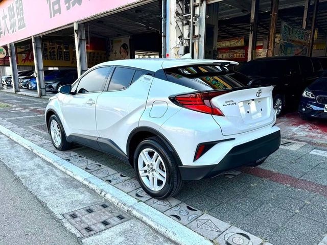 TOYOTA豐田 C-HR  第3張相片