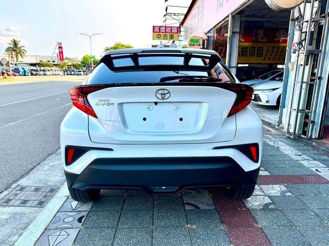 TOYOTA豐田 C-HR  第4張相片