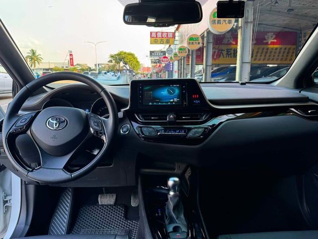 TOYOTA豐田 C-HR  第7張相片