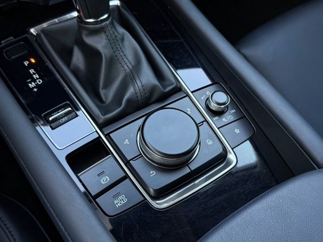 23年式 Premium 免鑰匙摸門解鎖啟動 ACC跟車 盲點偵測 環景系統 Carplay 換檔撥片導航系統 分區溫控  第13張相片