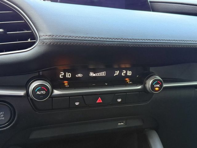 23年式 Premium 免鑰匙摸門解鎖啟動 ACC跟車 盲點偵測 環景系統 Carplay 換檔撥片導航系統 分區溫控  第14張相片