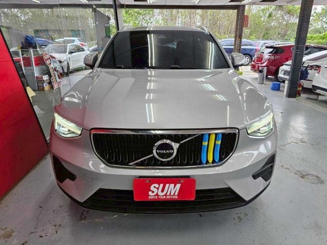 2023 VOLVO XC40 PLUS T2 IKEY 摸門 ACC AEB 車道偏離警示  車道變換輔助 車道維持輔  第3張相片