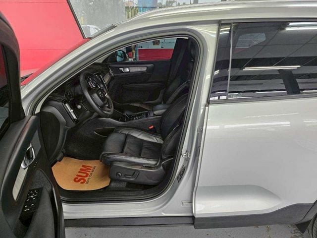 2023 VOLVO XC40 PLUS T2 IKEY 摸門 ACC AEB 車道偏離警示  車道變換輔助 車道維持輔  第7張相片