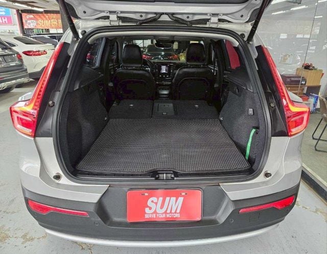 2023 VOLVO XC40 PLUS T2 IKEY 摸門 ACC AEB 車道偏離警示  車道變換輔助 車道維持輔  第10張相片