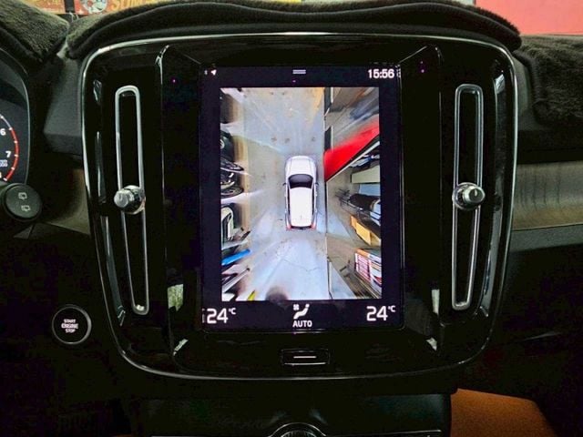 2023 VOLVO XC40 PLUS T2 IKEY 摸門 ACC AEB 車道偏離警示  車道變換輔助 車道維持輔  第16張相片