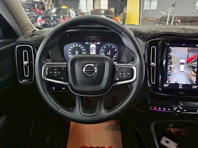 2023 VOLVO XC40 PLUS T2 IKEY 摸門 ACC AEB 車道偏離警示  車道變換輔助 車道維持輔  第20張相片