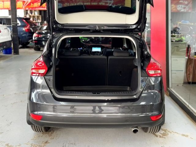 2017年 FOCUS 1.5 僅跑1萬公里 180P 里程保證 電折 定速 原廠影音 抬頭顯示器  第6張相片